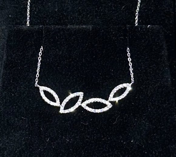 10k White Gold .20ct. Diamonds Necklace